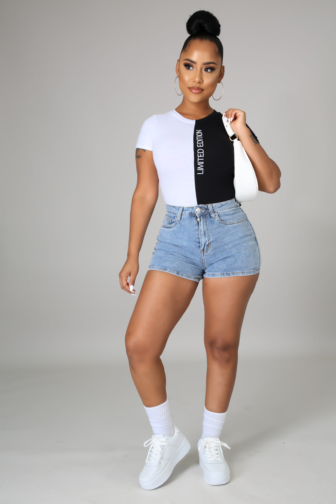 On Sight Sneakers